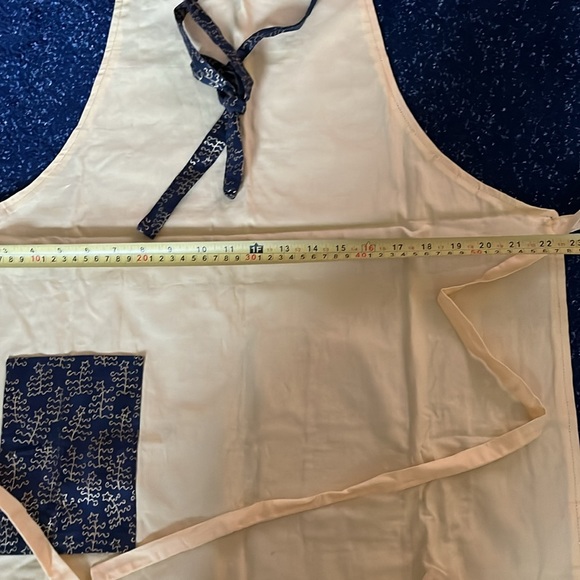 Handmade reversible apron w motif - Picture 5 of 7